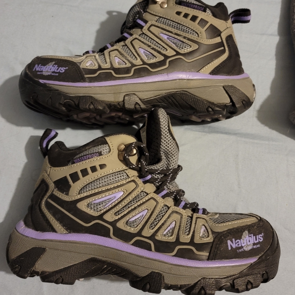 Nautilus Safety toe hiking boots